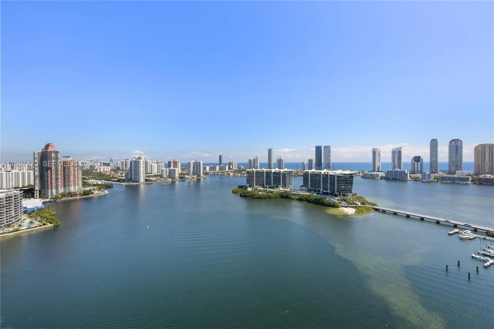 Foto de propiedad en 3201 NE 183rd Street 2906, Aventura, FL 33160 Aventura con MLS# 