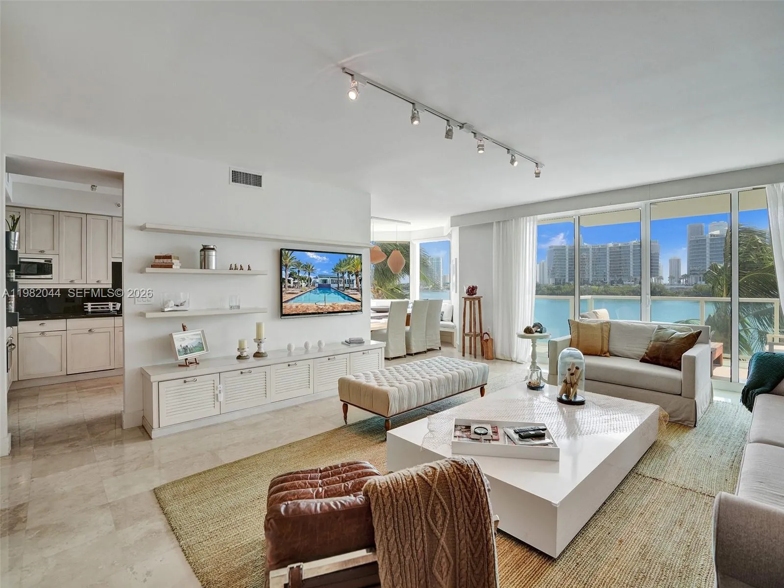 Foto de propiedad en 3201 NE 183rd Street 301, Aventura, FL 33160 Aventura con MLS# 