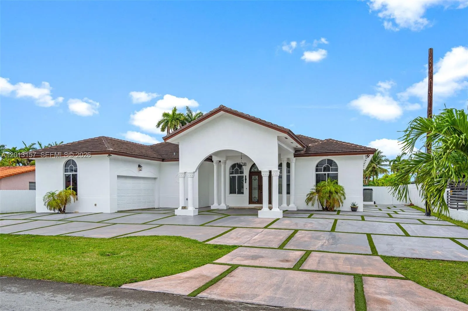 Foto de propiedad en 3201 SW 129th Avenue, Miami, FL 33175 Miami con MLS# 