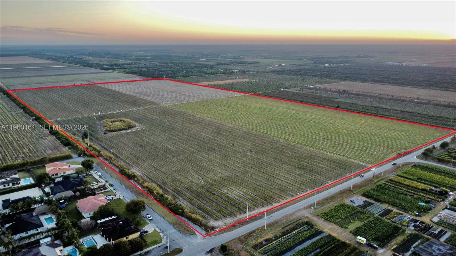 Foto de propiedad en 320XX SW 207 Avenue, Homestead, FL 33030 Homestead con MLS# 