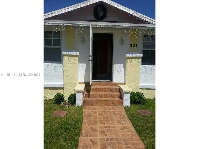 Foto de propiedad en 321 NW 13th Avenue, Miami, FL 33125 Miami con MLS# 