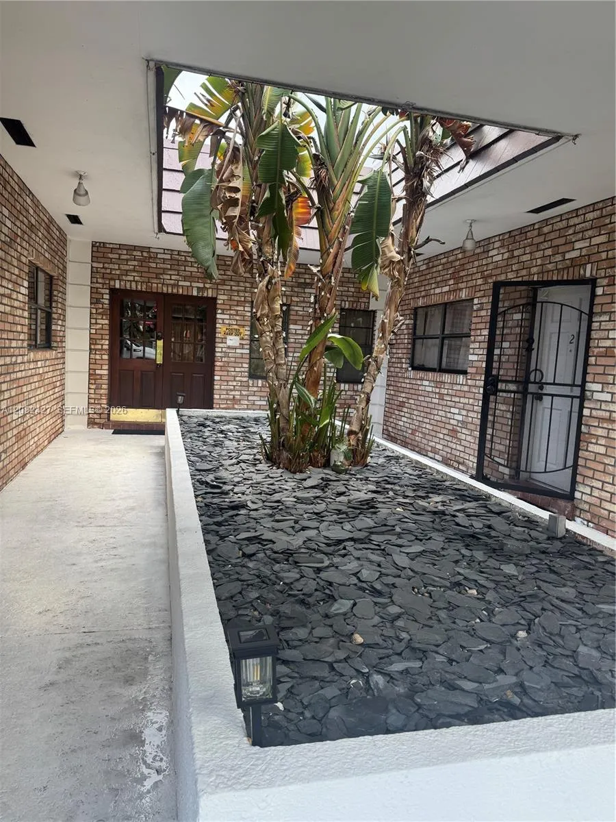 Foto de propiedad en 321 SW 1st Court K-4, Pompano Beach, FL 33060 Pompano Beach con MLS# 