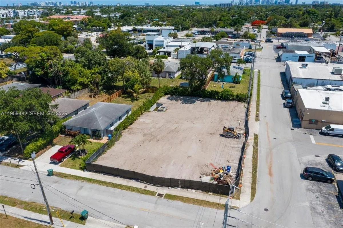 Foto de propiedad en 3210 NE 3rd Avenue, Oakland Park, FL 33334 Oakland Park con MLS# 