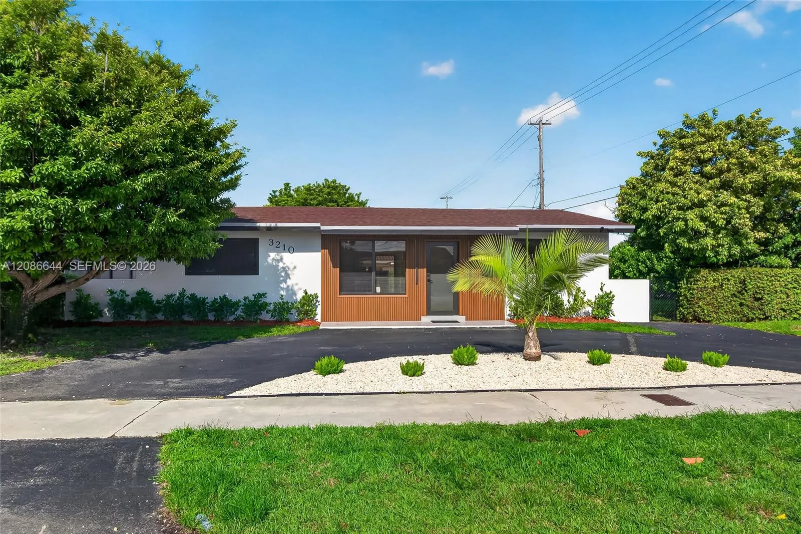 En Venta 3210 SW 94th Court, Miami, FL 33165, Miami, FL 33165
