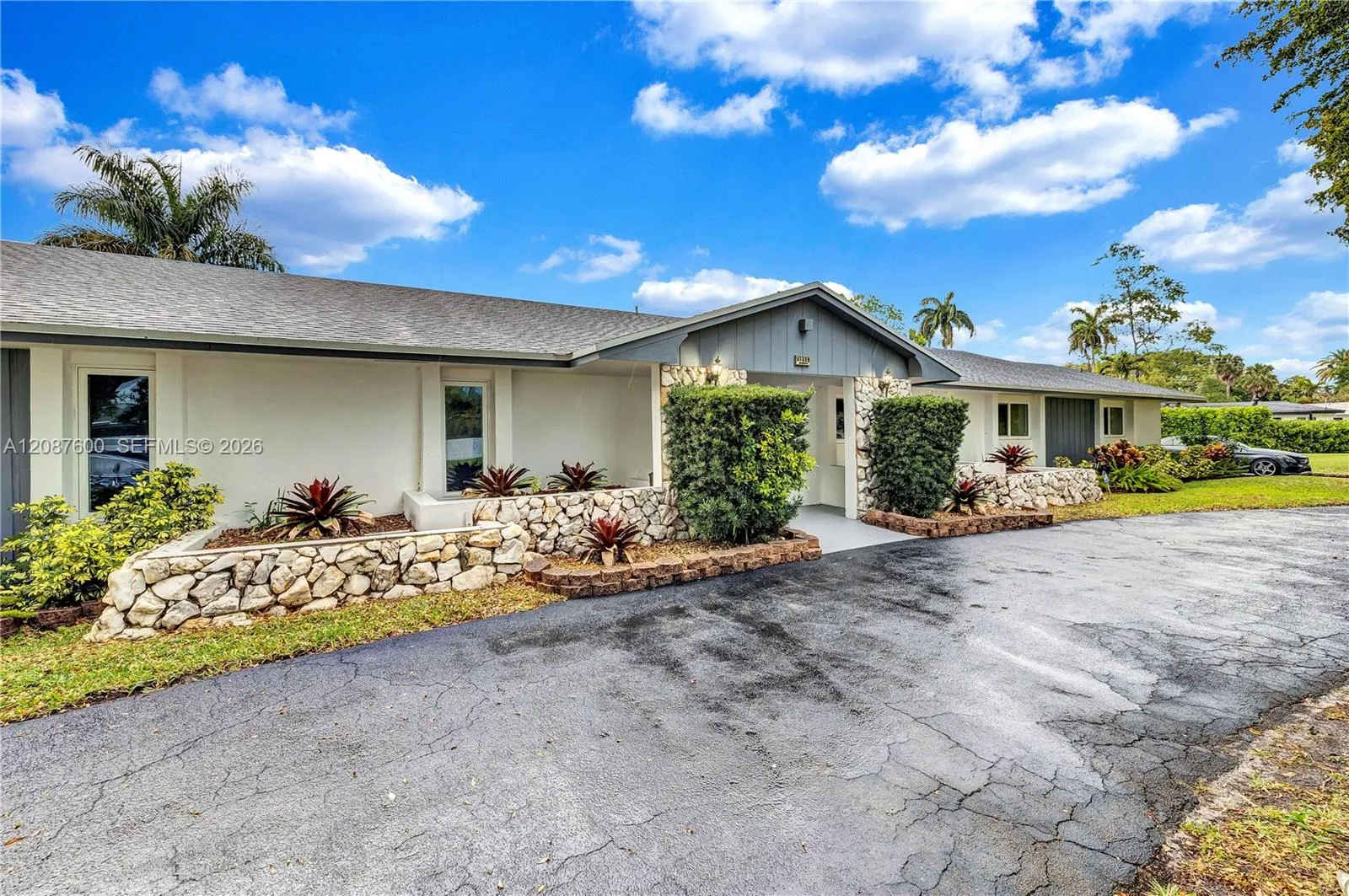 En Venta 3211 Calle Largo Drive, Hollywood, FL 33021, Hollywood, FL 33021