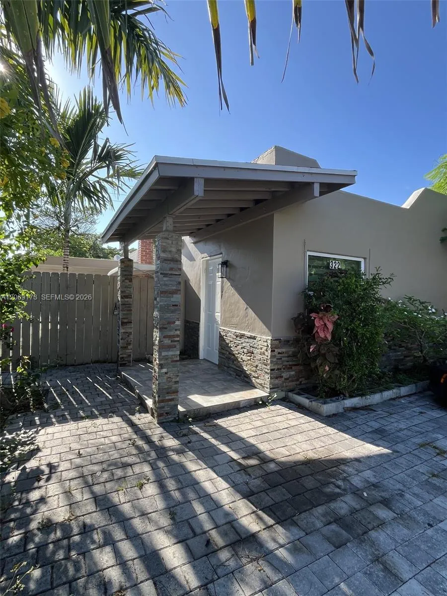 Foto de propiedad en 322 Jackson Avenue, Greenacres, FL 33463 Greenacres con MLS# 