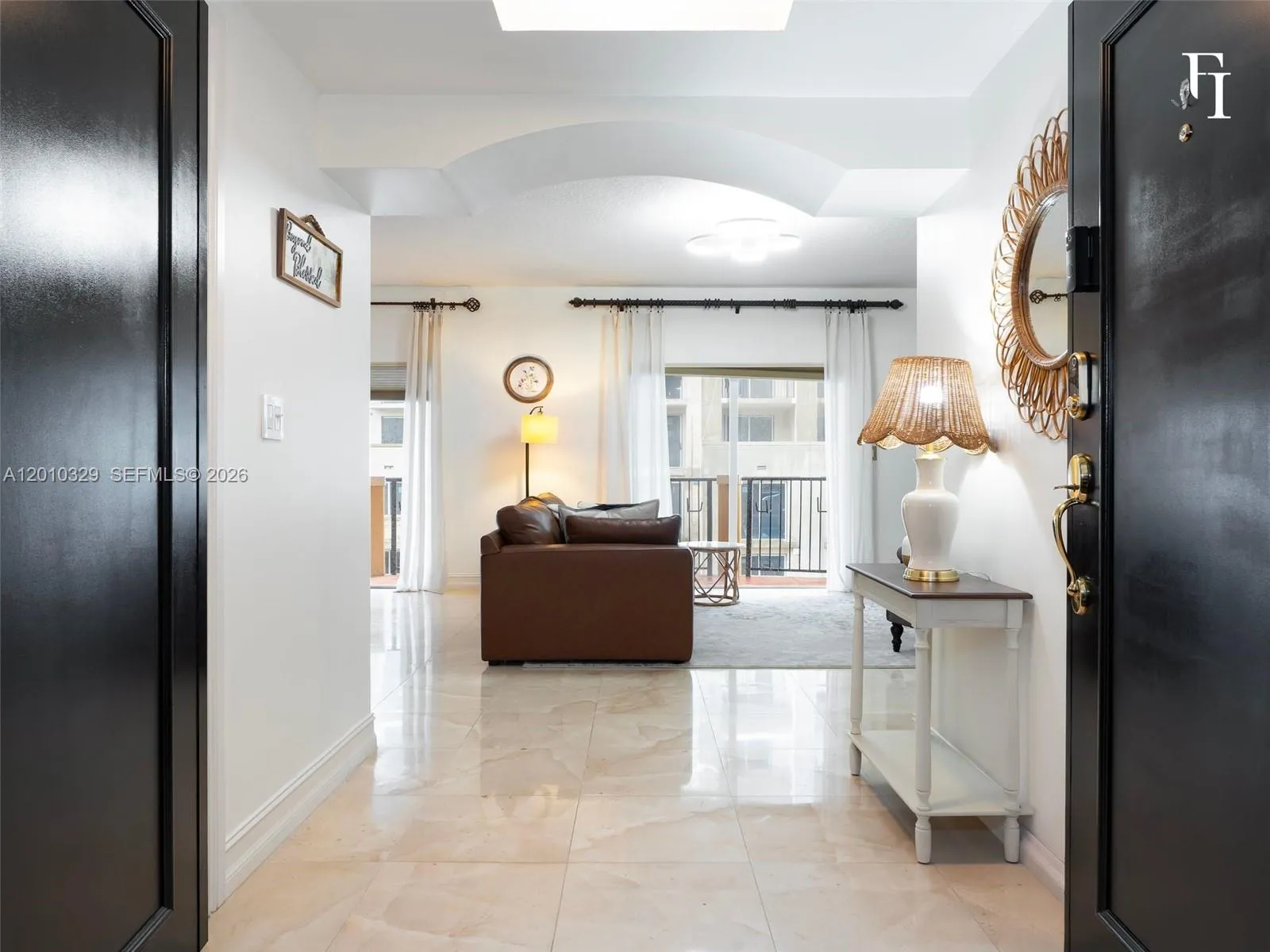 Foto de propiedad en 322 Madeira Avenue 405, Coral Gables, FL 33134 Coral Gables con MLS# 