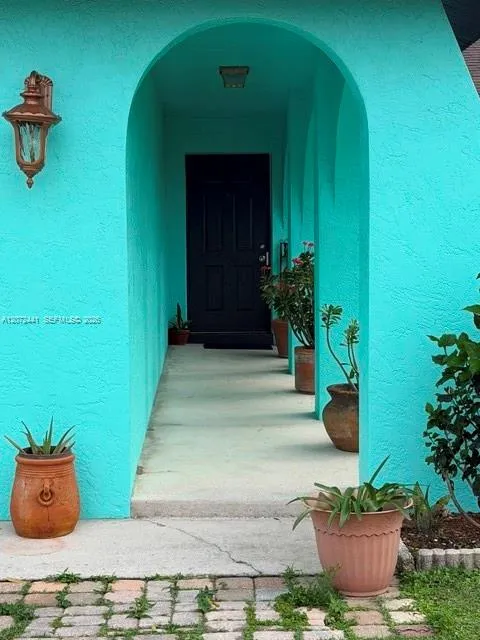 Foto de propiedad en 322 SE 46 Lane, Cape Coral, FL 33904 Cape Coral con MLS# 