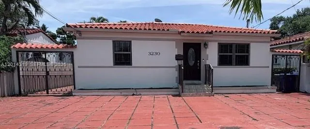 Vendido 3230 SW 4th Street, Miami, FL 33135, Miami, FL 33135