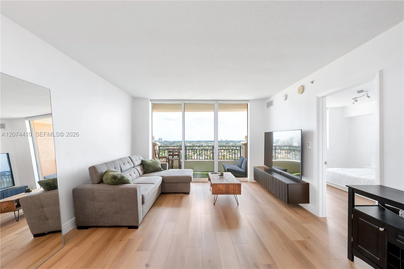 En Renta 3232 Coral Way 1507, Miami, FL 33145, Miami, FL 33145