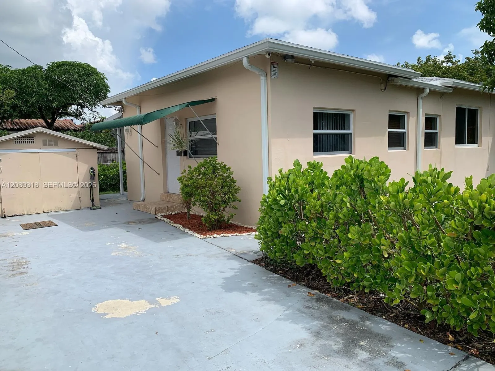 Alquilada 3235 NW 3rd Street 3235, Miami, FL 33125, Miami, FL 33125