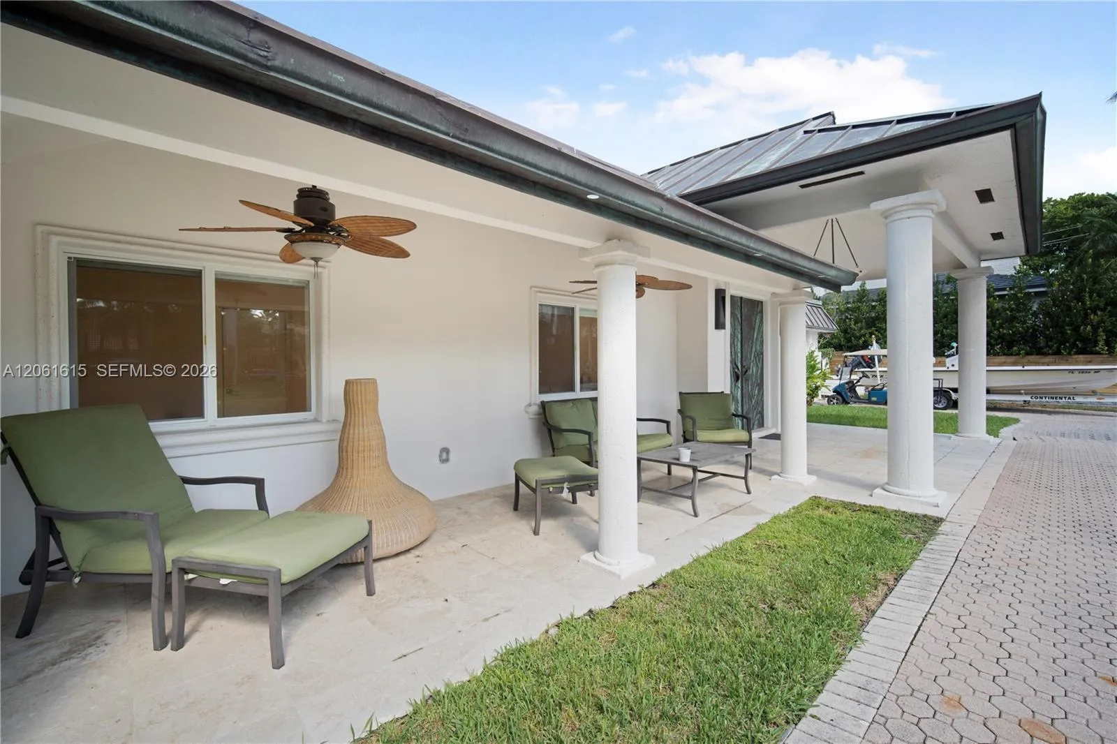 Foto de propiedad en 324 Caribbean Road, Key Biscayne, FL 33149 Key Biscayne con MLS# 