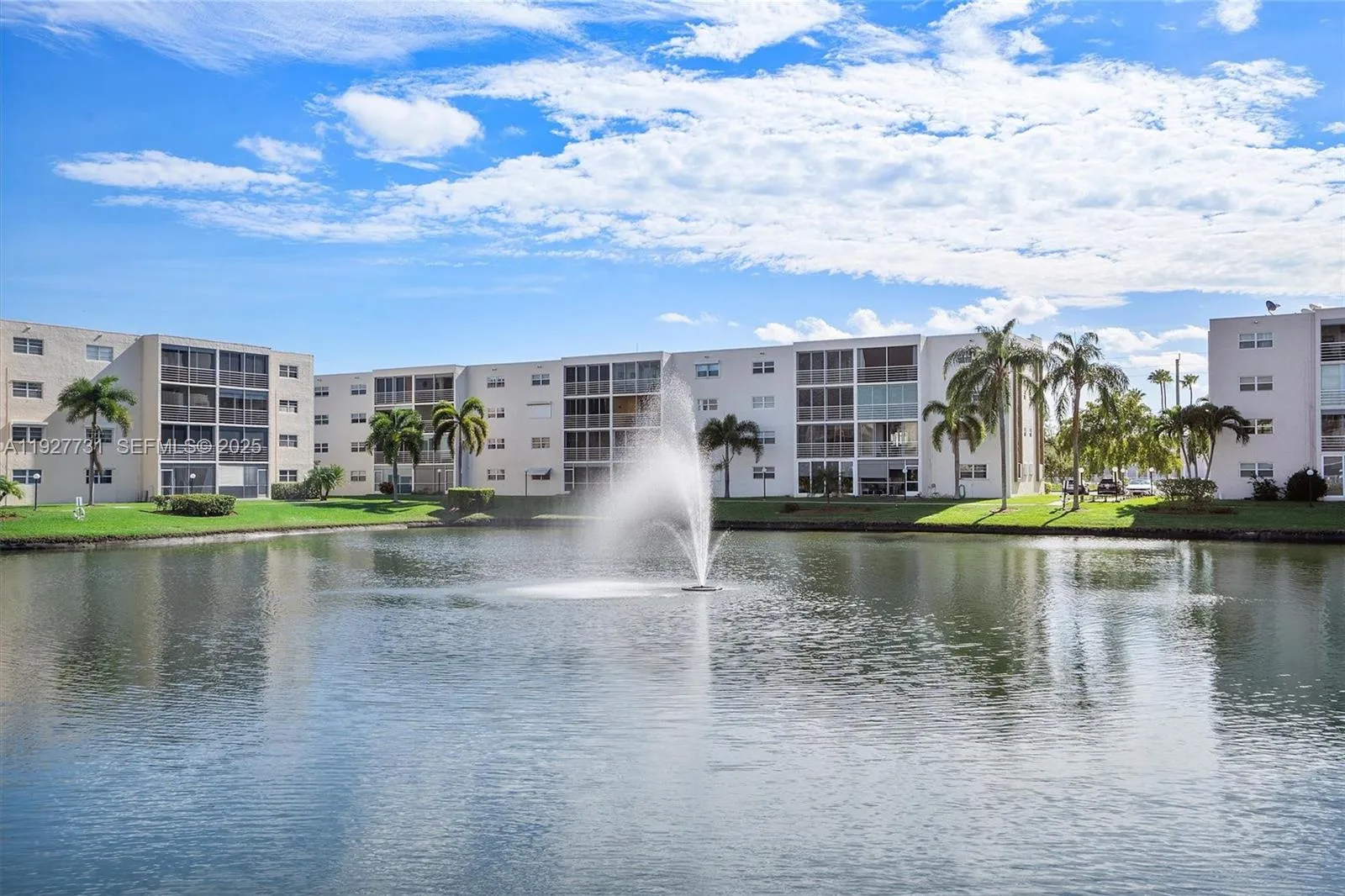 Foto de propiedad en 324 SE 10th Street 203, Dania Beach, FL 33004 Dania Beach con MLS# 