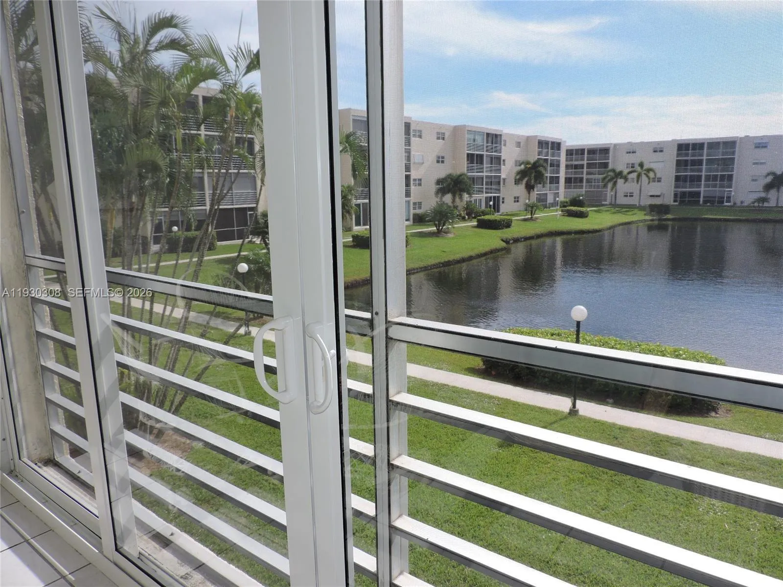 Foto de propiedad en 324 SE 10th Street 207, Dania Beach, FL 33004 Dania Beach con MLS# 