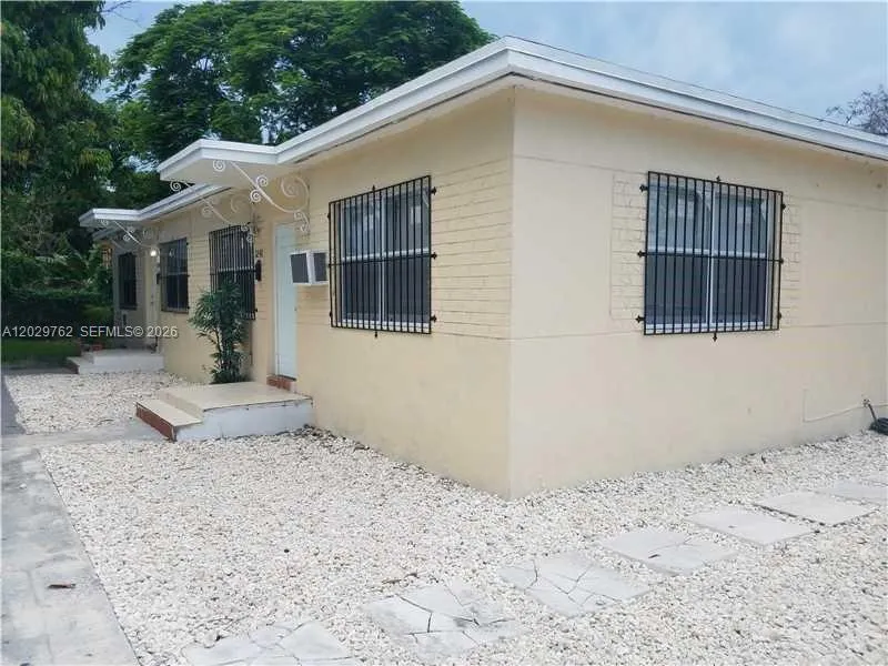 En Venta 3240 NW 10th Avenue, Miami, FL 33127, Miami, FL 33127