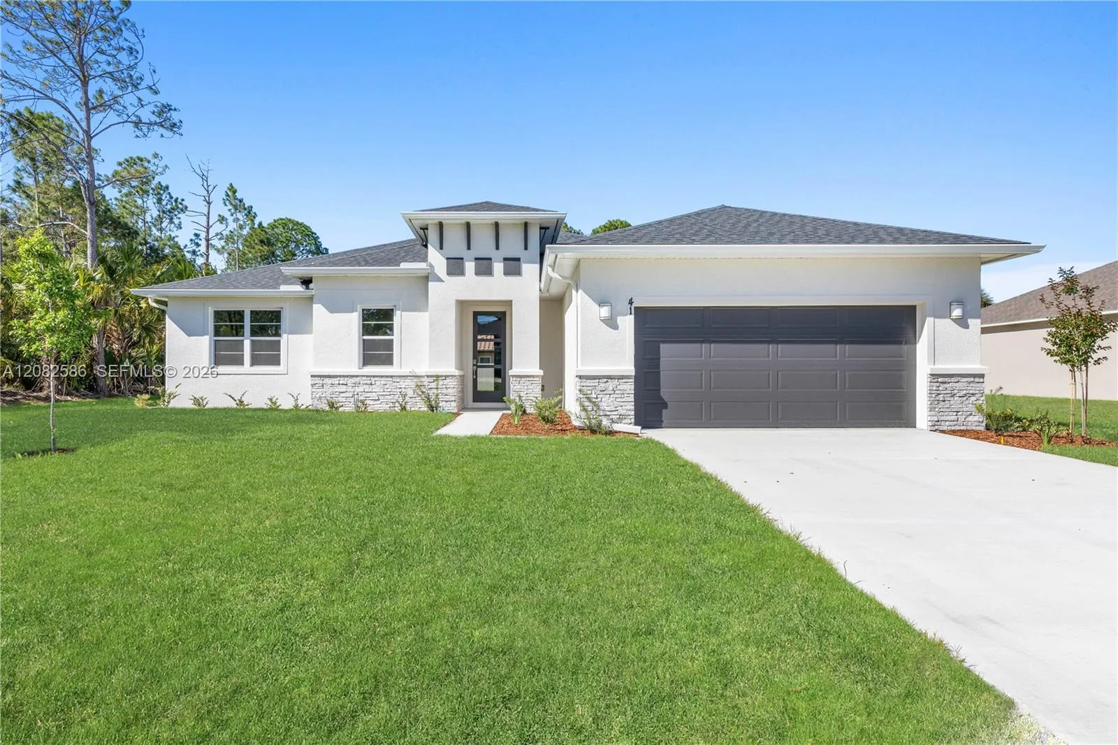 Foto de propiedad en 3242 Halacka Avenue SE, Palm Bay, FL 32909 Palm Bay con MLS# 