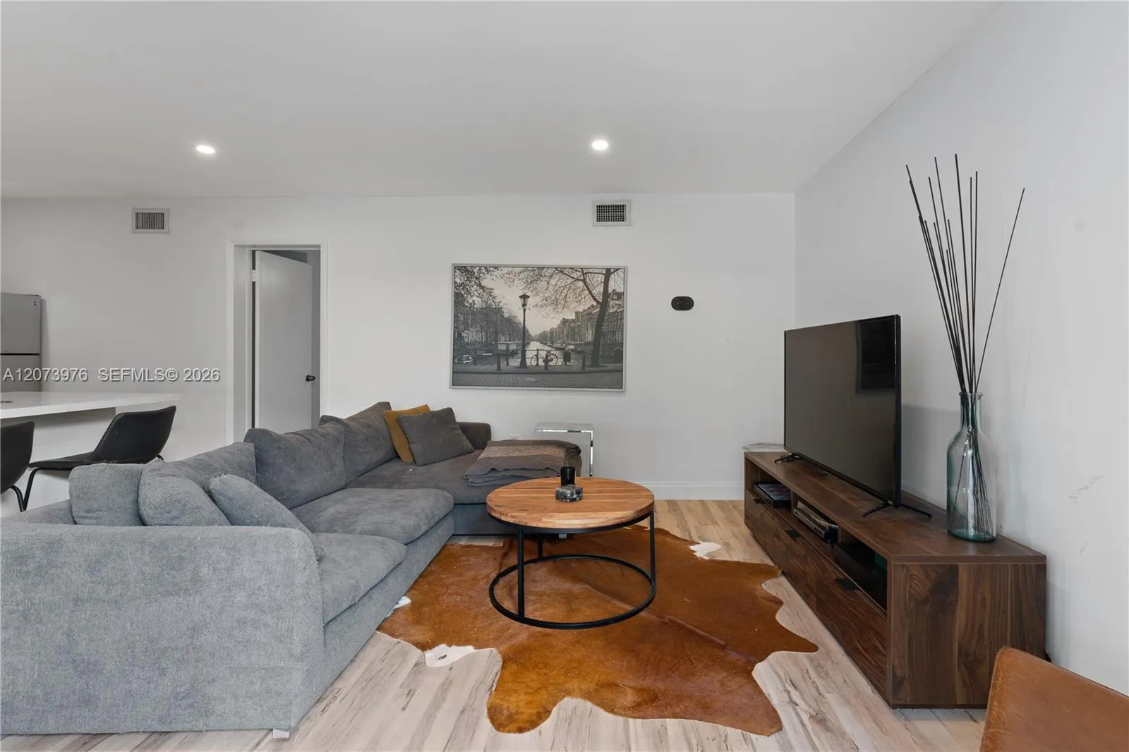 Foto de propiedad en 3242 Mary Street S311, Miami, FL 33133 Miami con MLS# 