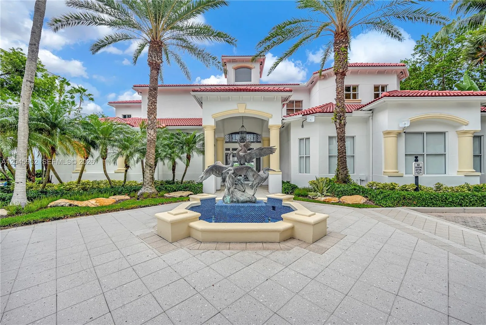 Foto de propiedad en 3245 NE 184th Street 13104, Aventura, FL 33160 Aventura con MLS# 