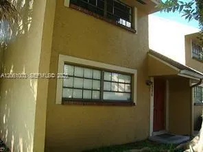 Foto de propiedad en 3246 N Pine Island Road 101, Sunrise, FL 33351 Sunrise con MLS# 