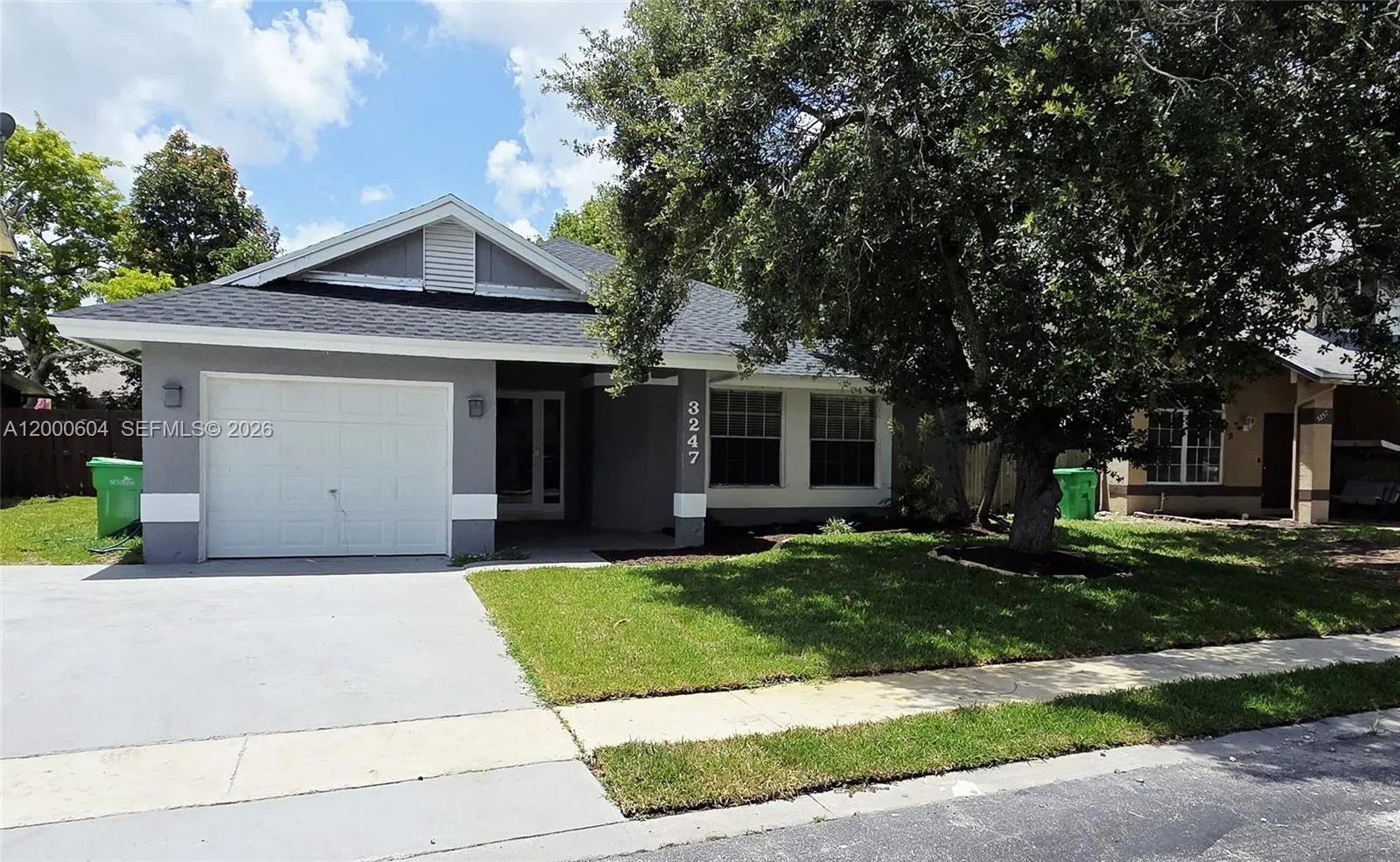 Foto de propiedad en 3247 NW 123rd Avenue, Sunrise, FL 33323 Sunrise con MLS# 