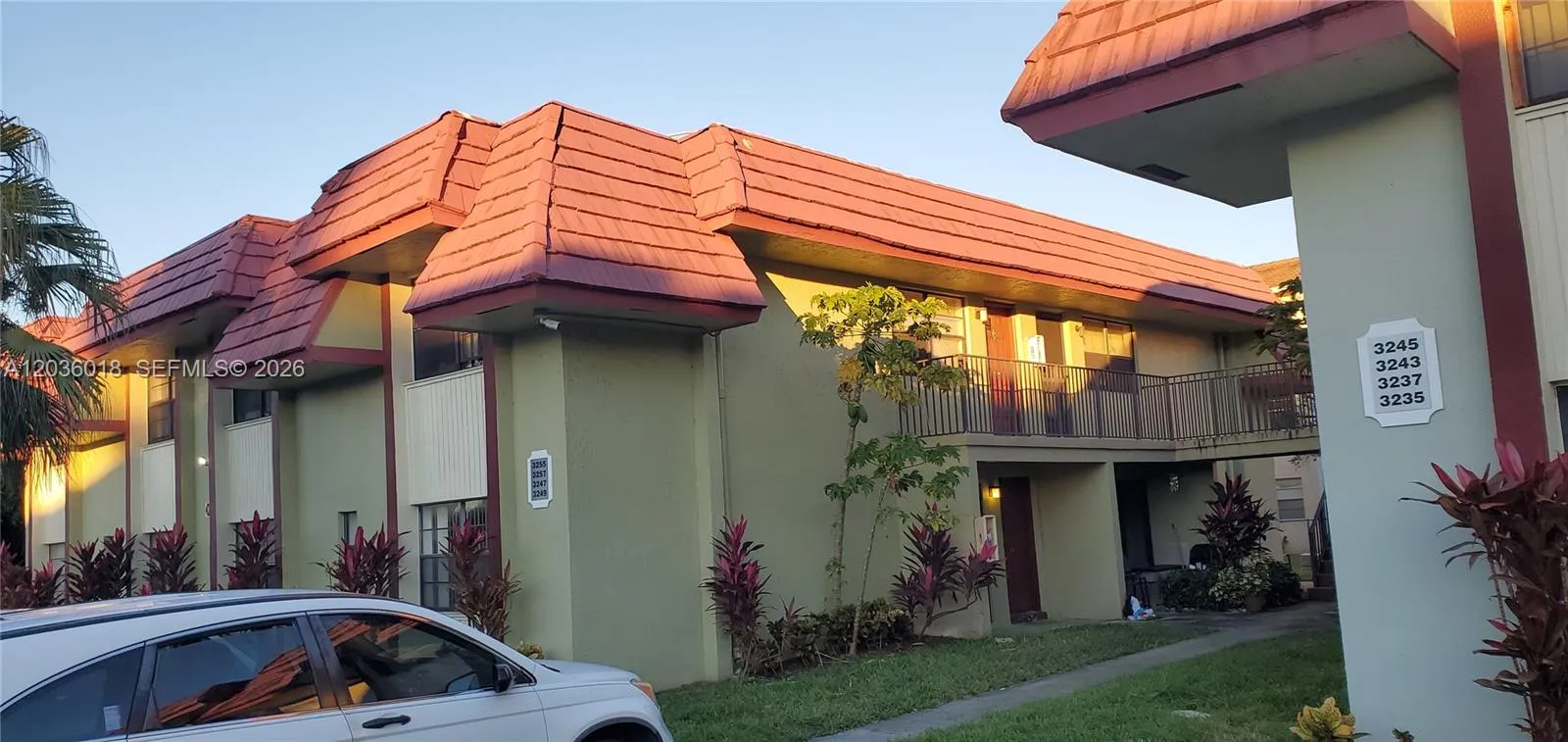Foto de propiedad en 3249 NW 104th Avenue 3249, Coral Springs, FL 33065 Coral Springs con MLS# 