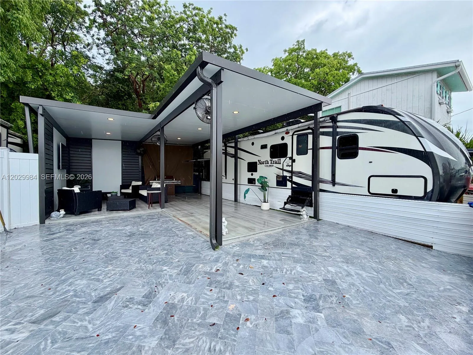 Foto de propiedad en 325 Calusa Street 122, Key Largo, FL 33037 Key Largo con MLS# 