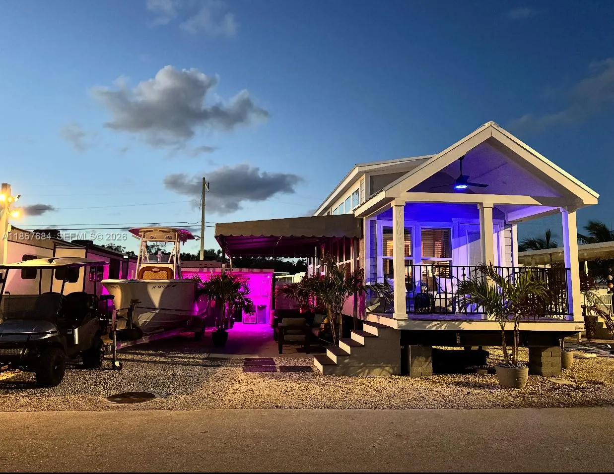 Foto de propiedad en 325 Calusa Street 302, Key Largo, FL 33037 Key Largo con MLS# 