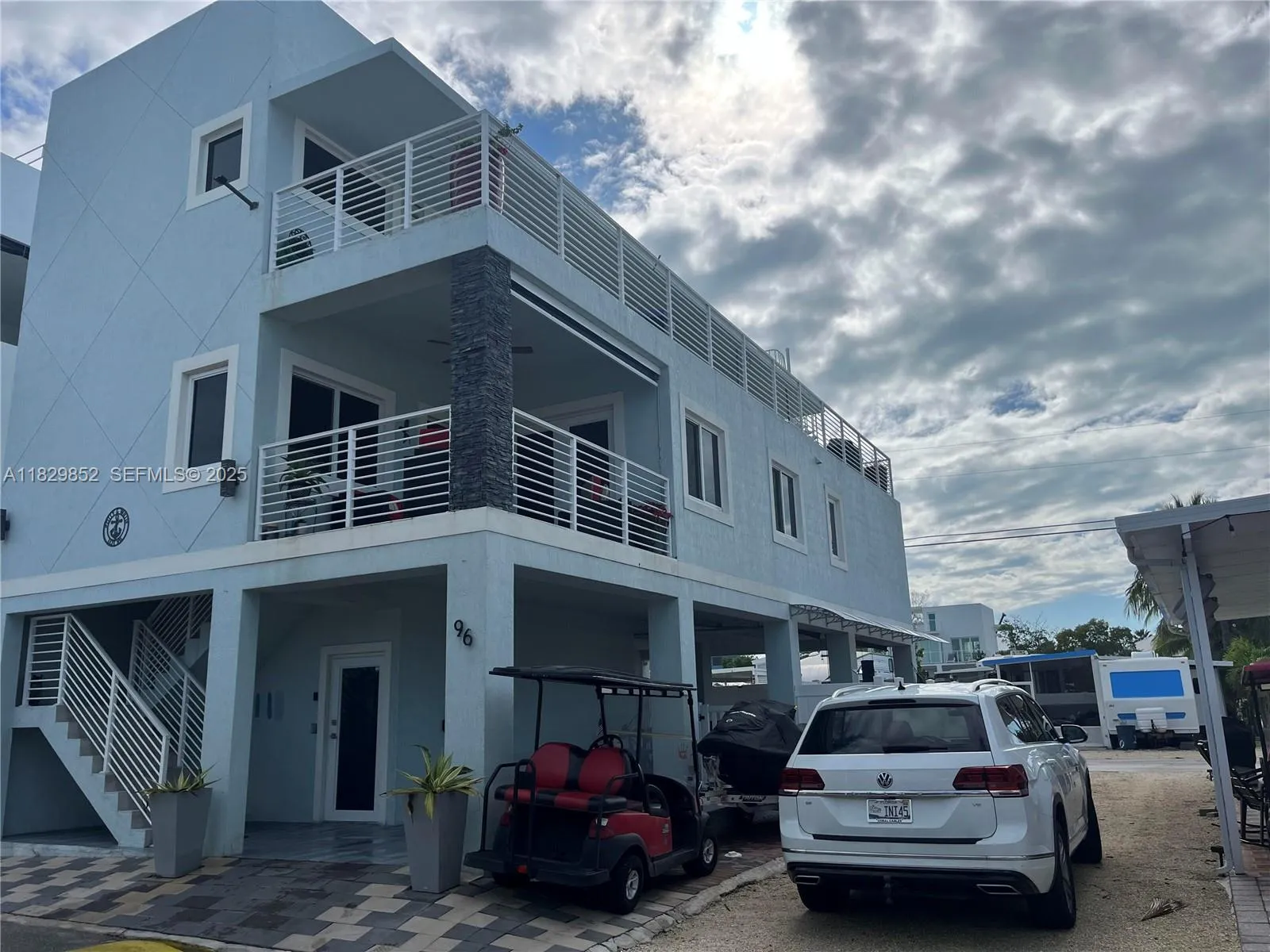 Foto de propiedad en 325 Calusa Street 96, Key Largo, FL 33037 Key Largo con MLS# 
