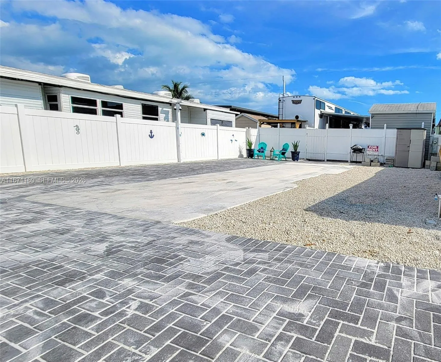 Foto de propiedad en 325 Calusa Street, Key Largo, FL 33037 Key Largo con MLS# 