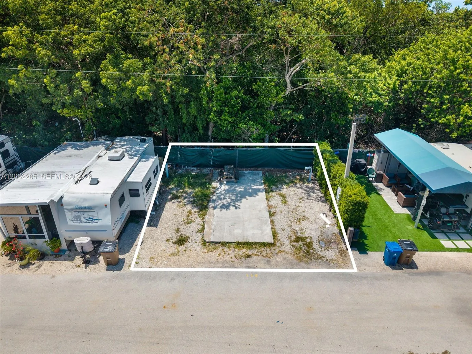 Foto de propiedad en 325 Calusa Street, Key Largo, FL 33037 Key Largo con MLS# 