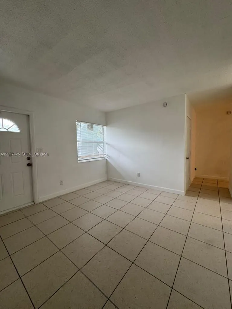 En Renta 325 NW 15th Street 5, Pompano Beach, FL 33060, Pompano Beach, FL 33060