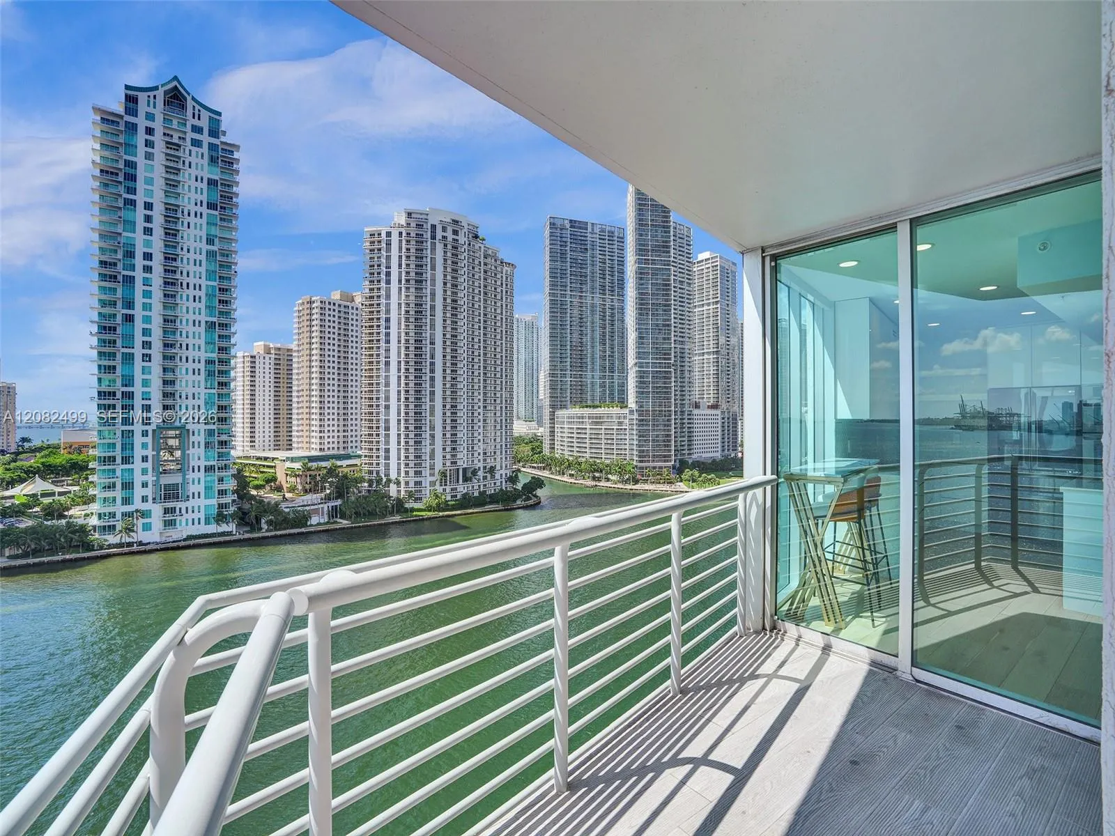 En Venta 325 S Biscayne Boulevard 1423, Miami, FL 33131, Miami, FL 33131