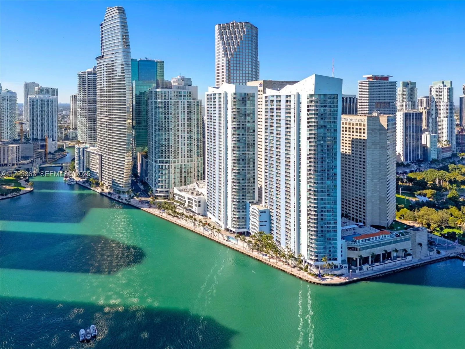 Foto de propiedad en 325 S Biscayne Boulevard 3726, Miami, FL 33131 Miami con MLS# 