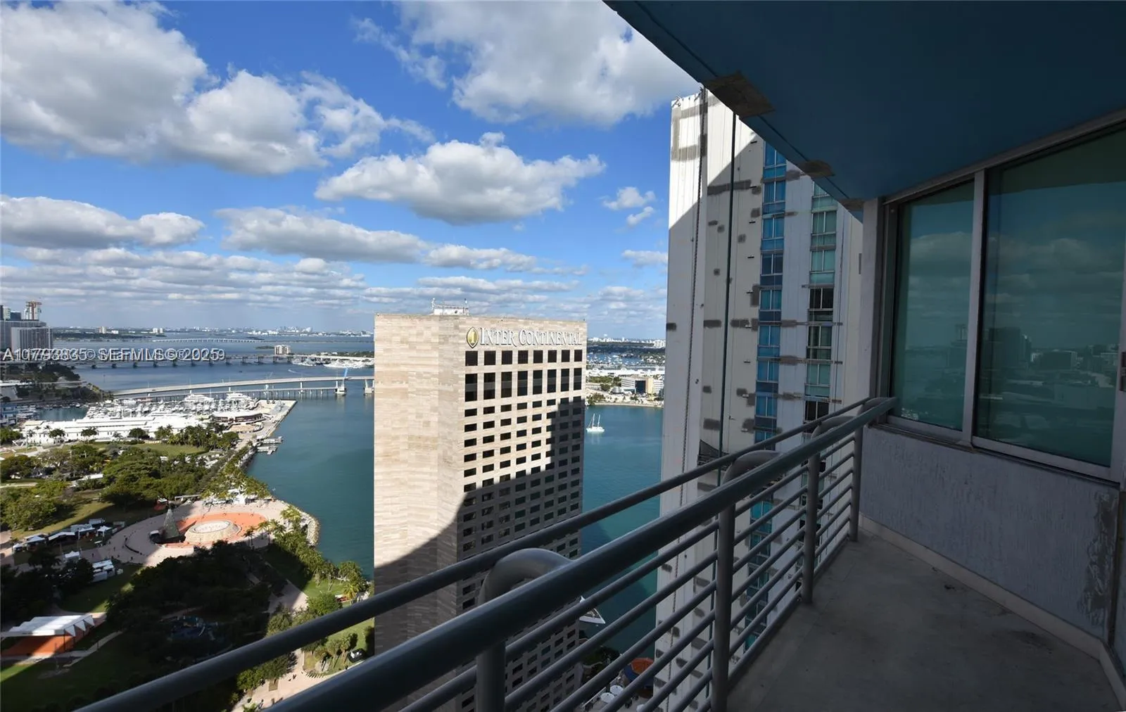 Foto de propiedad en 325 S Biscayne Boulevard 3822, Miami, FL 33131 Miami con MLS#