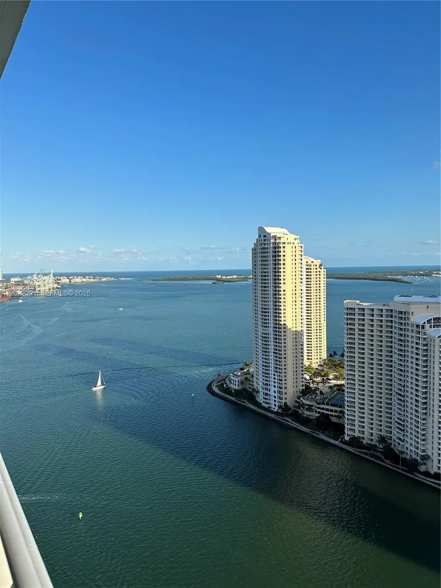 Foto de propiedad en 325 S Biscayne Boulevard 4119, Miami, FL 33131 Miami con MLS#