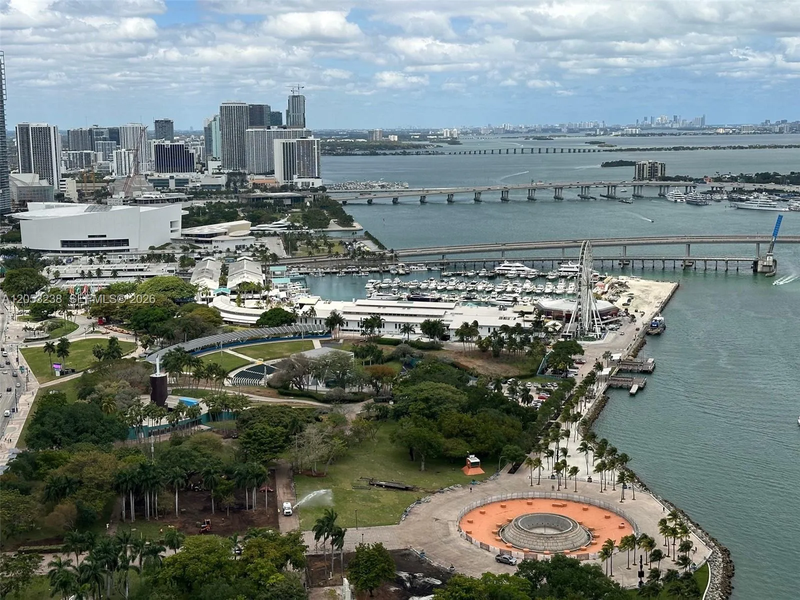 Foto de propiedad en 325 S Biscayne Boulevard 4320, Miami, FL 33131 Miami con MLS#