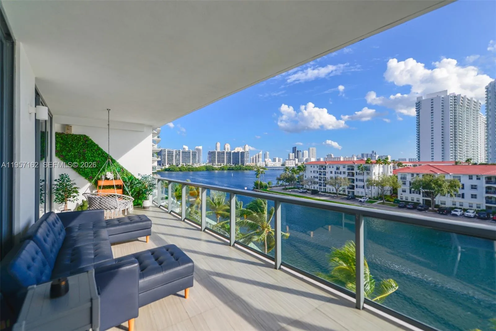 Foto de propiedad en 3250 NE 188th Street 404, Aventura, FL 33180 Aventura con MLS# 