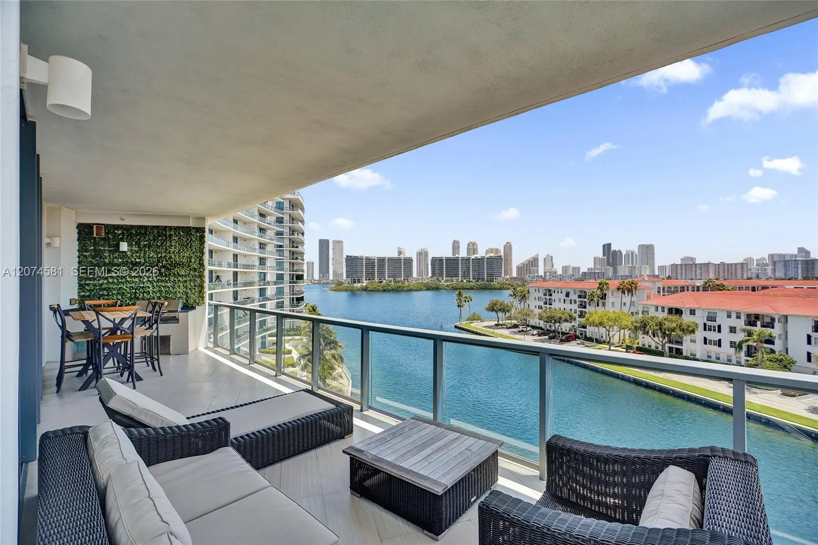 Foto de propiedad en 3250 NE 188th Street 501, Aventura, FL 33180 Aventura con MLS# 