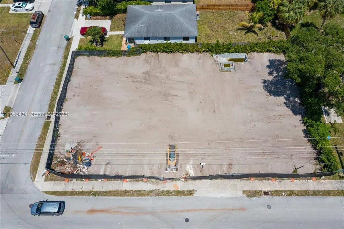 Foto de propiedad en 3250 NE 3rd Avenue, Oakland Park, FL 33334 Oakland Park con MLS# 
