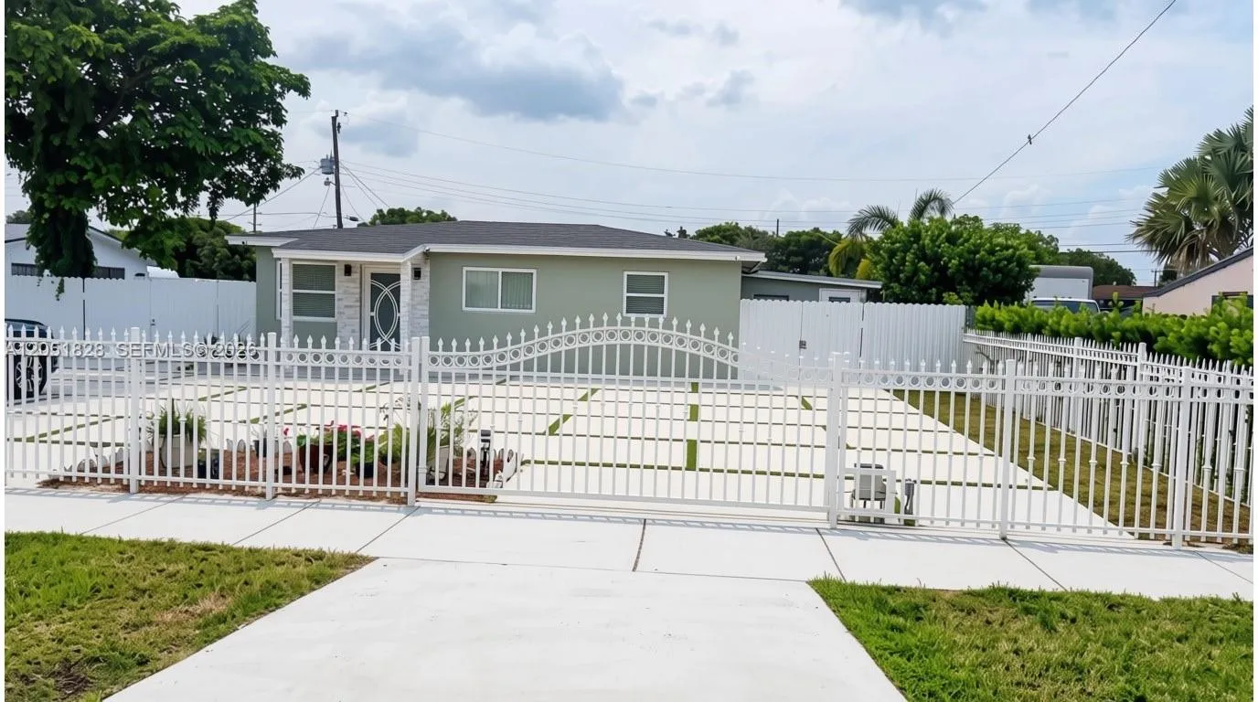 En Venta 3251 NW 177th Terrace, Miami Gardens, FL 33056, Miami Gardens, FL 33056