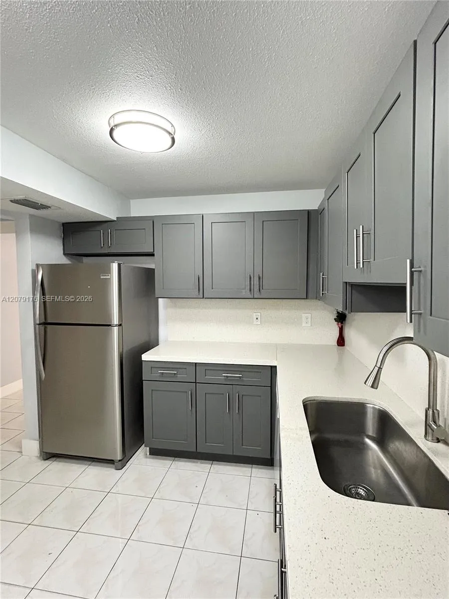 Foto de propiedad en 3253 Foxcroft Road G110, Miramar, FL 33025 Miramar con MLS# 