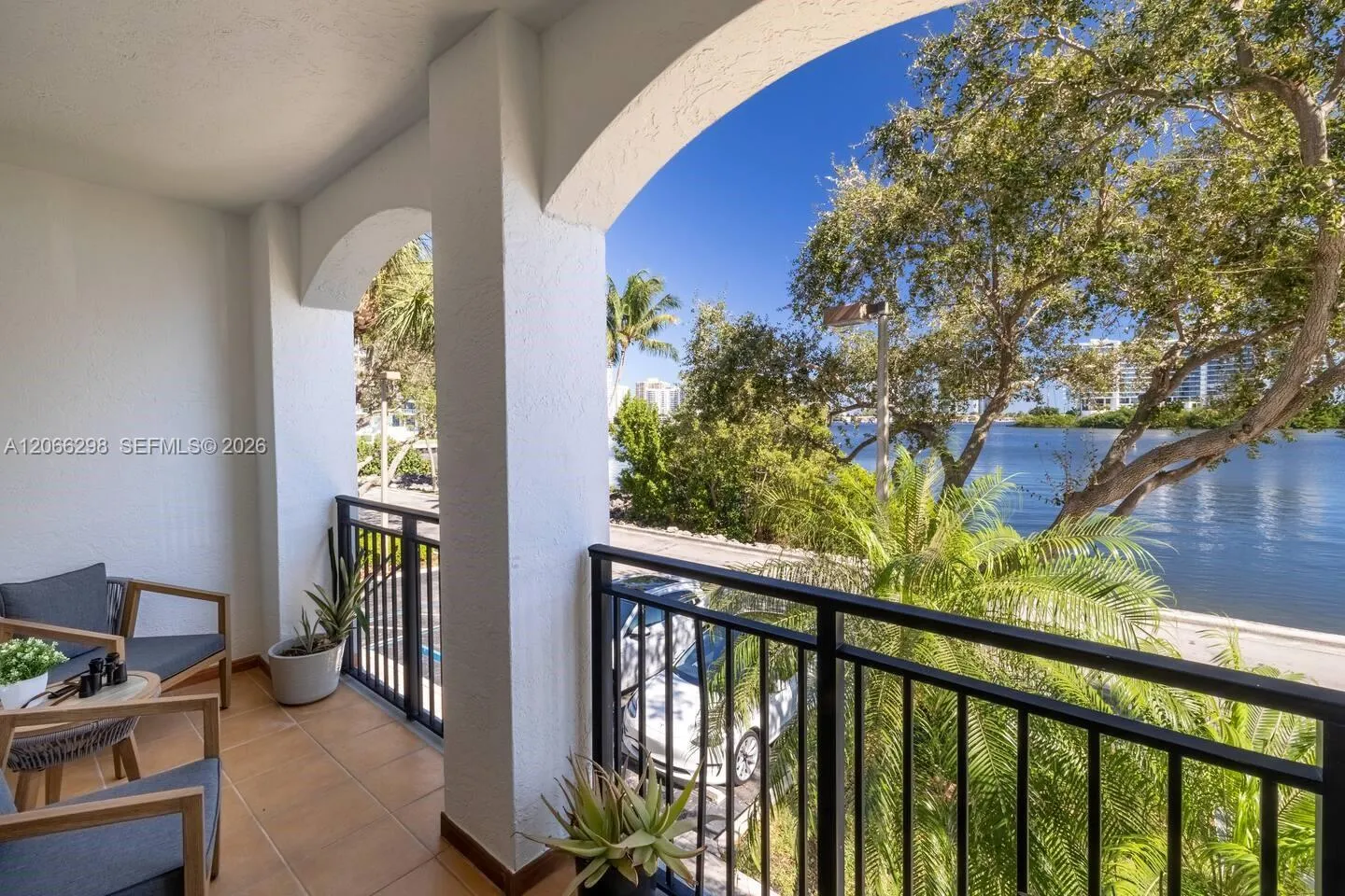 Foto de propiedad en 3255 NE 184th Street 12206, Aventura, FL 33160 Aventura con MLS# 