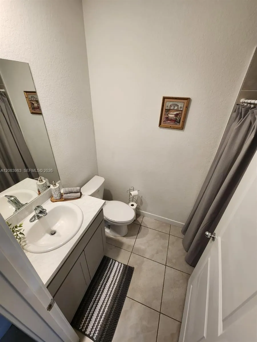 Foto de propiedad en 326 NE 1st Drive, Florida City, FL 33034 Florida City con MLS# 
