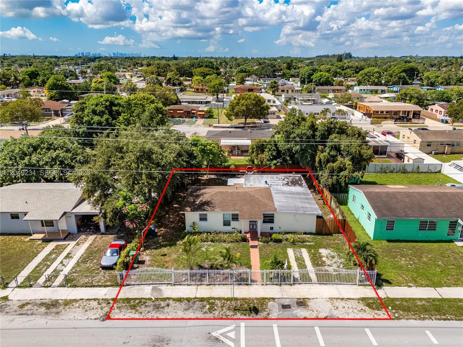 Vendido 3260 NW 179th Street, Miami Gardens, FL 33056, Miami Gardens, FL 33056