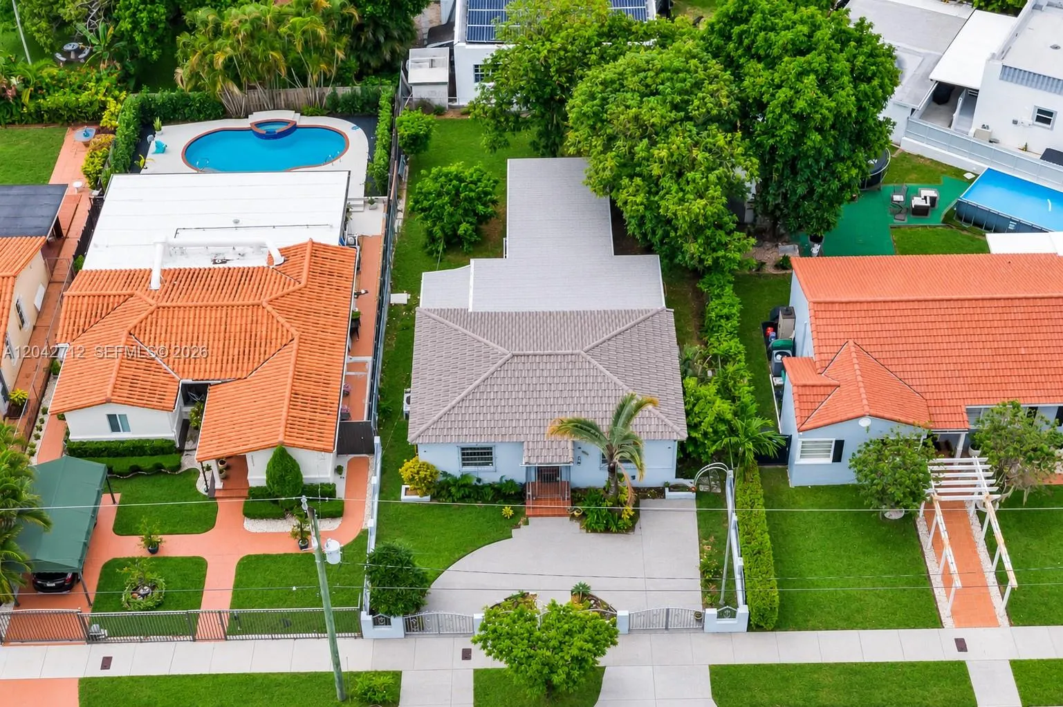 Foto de propiedad en 3260 SW 2nd Street, Miami, FL 33135 Miami con MLS# 
