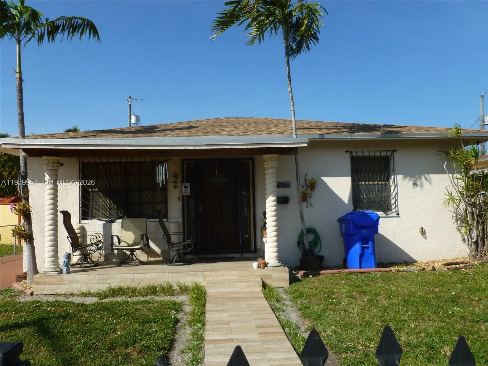 Foto de propiedad en 3261 NW 14th Street, Miami, FL 33125 Miami con MLS# 