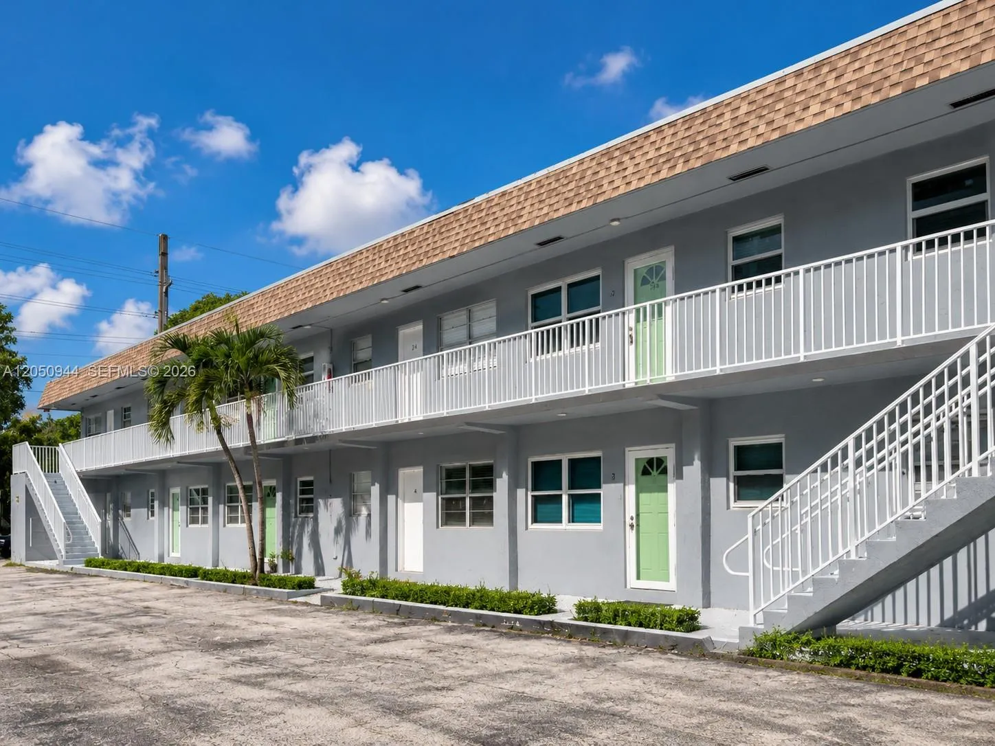 Foto de propiedad en 3265 Griffin Road 205, Dania Beach, FL 33312 Dania Beach con MLS# 