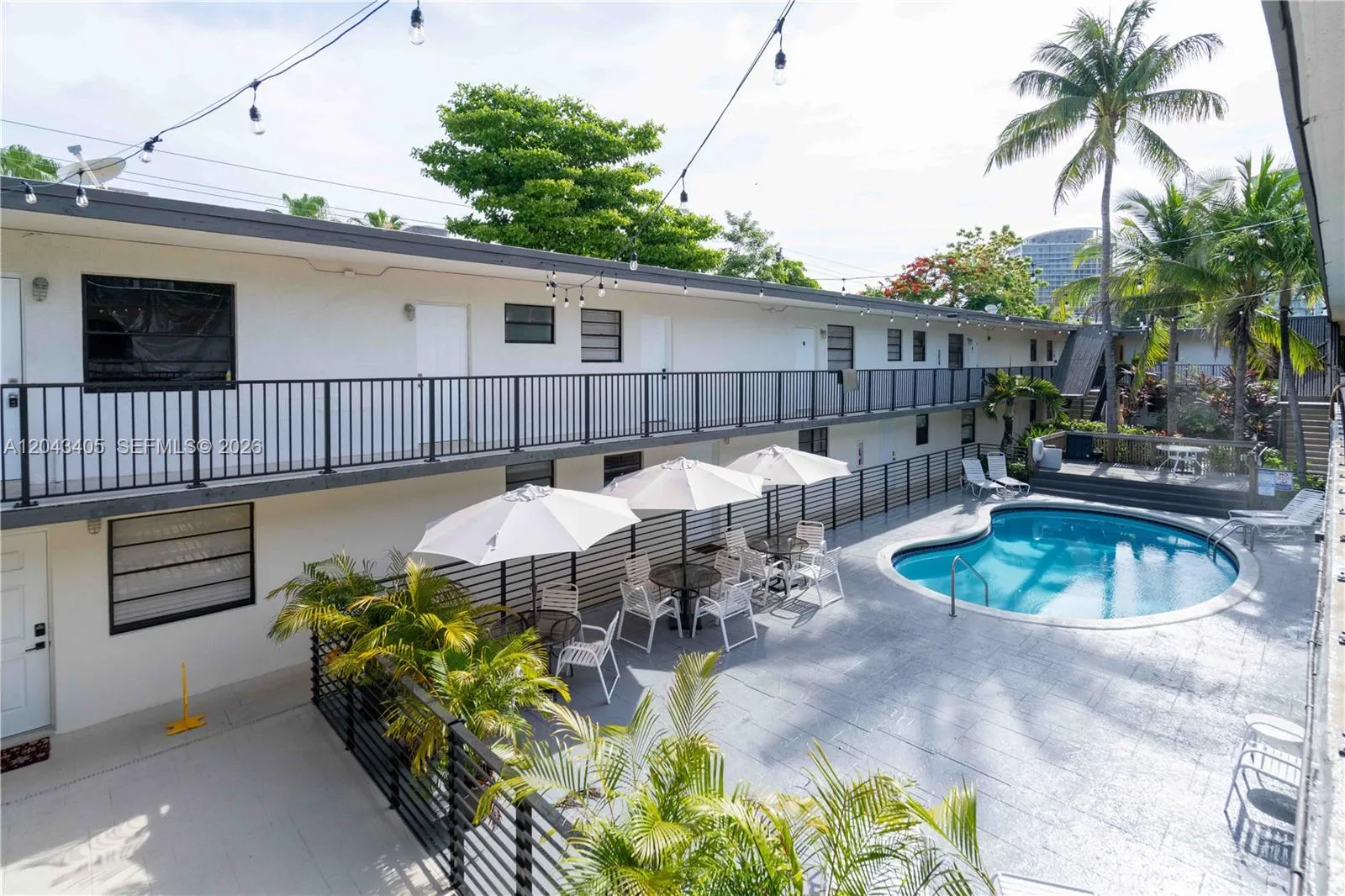 Foto de propiedad en 3265 Virginia Street 18, Miami, FL 33133 Miami con MLS# 