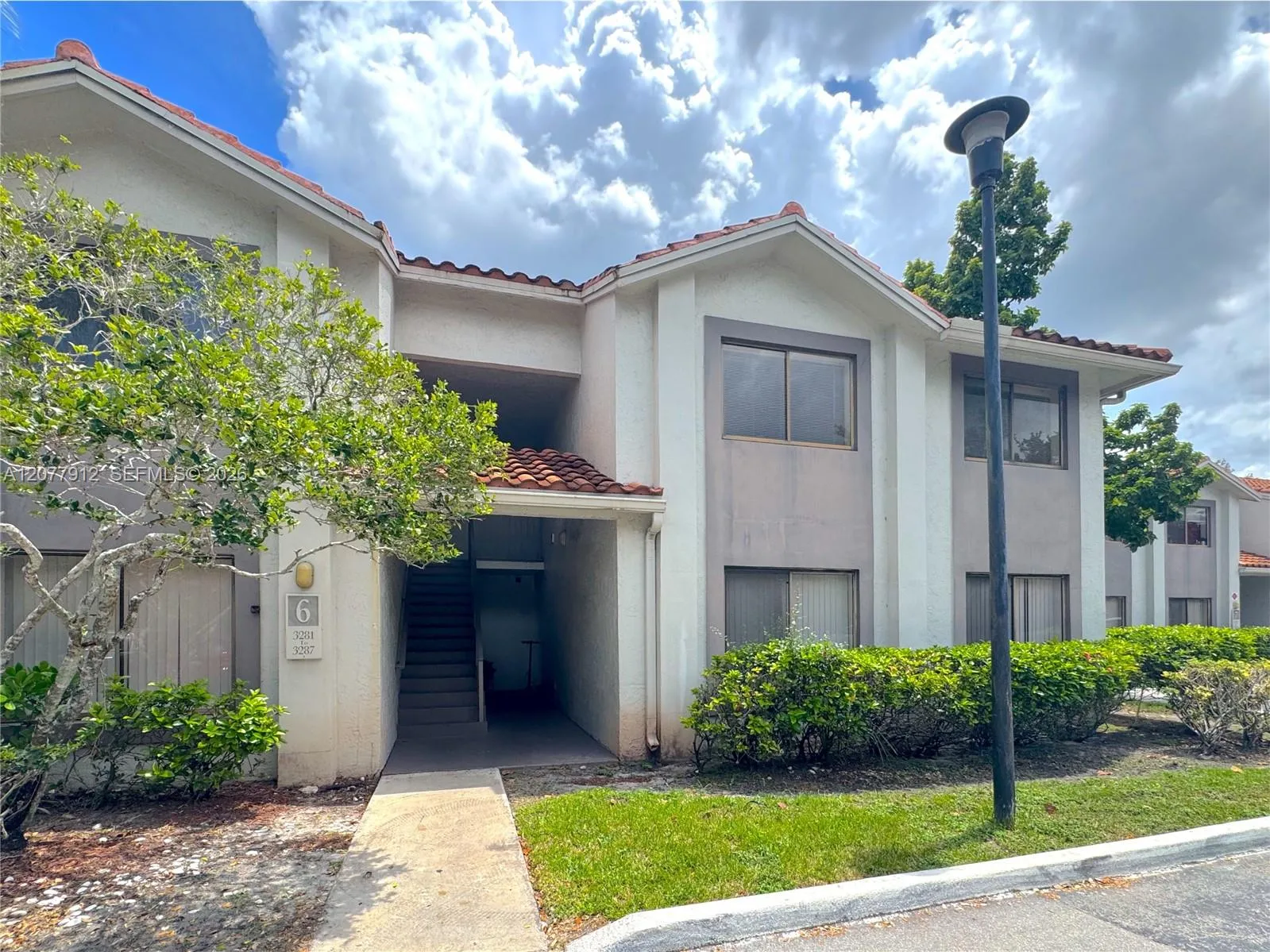 Foto de propiedad en 3287 Coral Lake Drive 3287, Coral Springs, FL 33065 Coral Springs con MLS# 