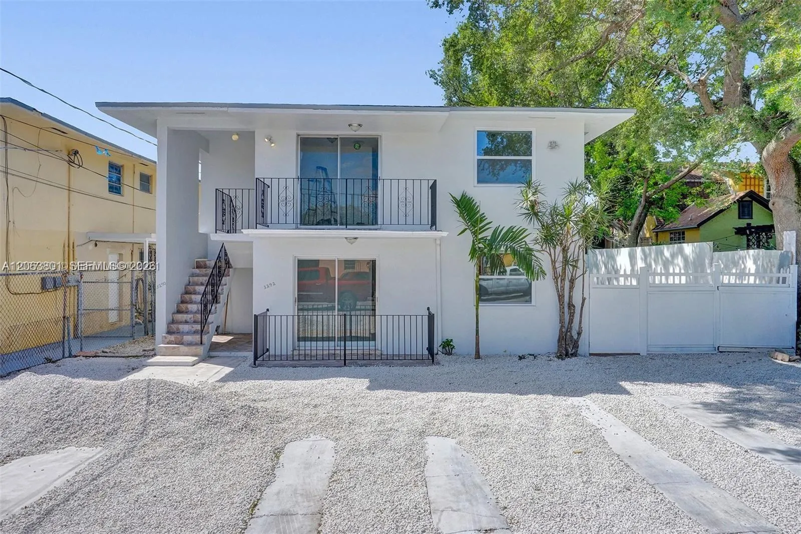Foto de propiedad en 3290 NW 4th Street 3290, Miami, FL 33125 Miami con MLS# 